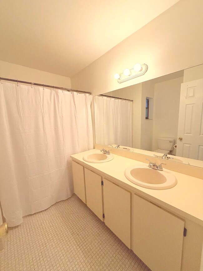 Building Photo - 11508 Clear Creek Pl