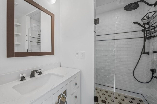 Building Photo - 3 Bedroom, 2 Bathroom Cottage In the Heart of Downtown Wilmington