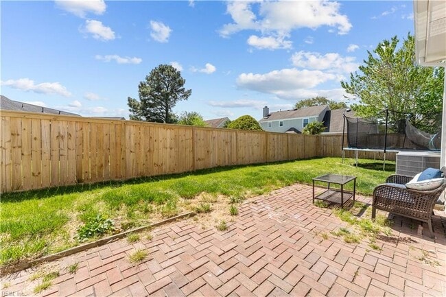 Building Photo - 1573 Devon Way