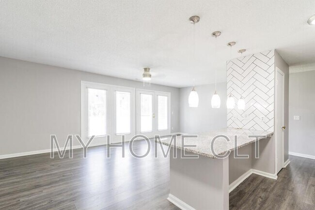 Building Photo - 6158 Meadow Rose Ln