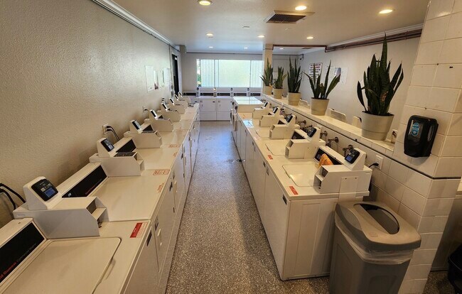 Building Photo - 18645 Hatteras St