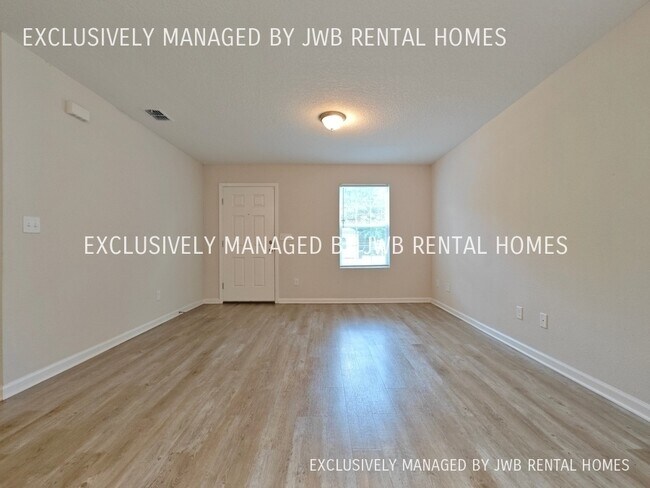 Building Photo - 3131 Thomas St