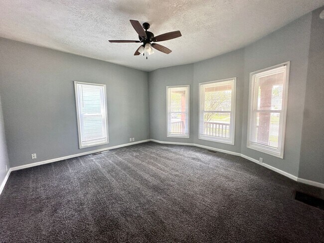 Building Photo - Live Where Charm Meets Convenience – 2BR in Farrington’s Grove