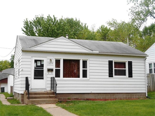 Building Photo - 1329 W 38th St