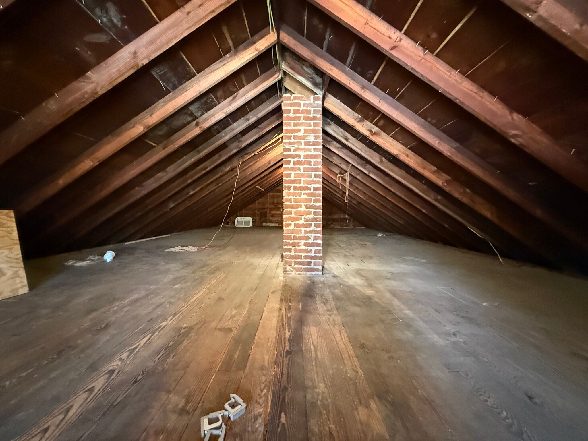 Building Photo - 23 Linden St