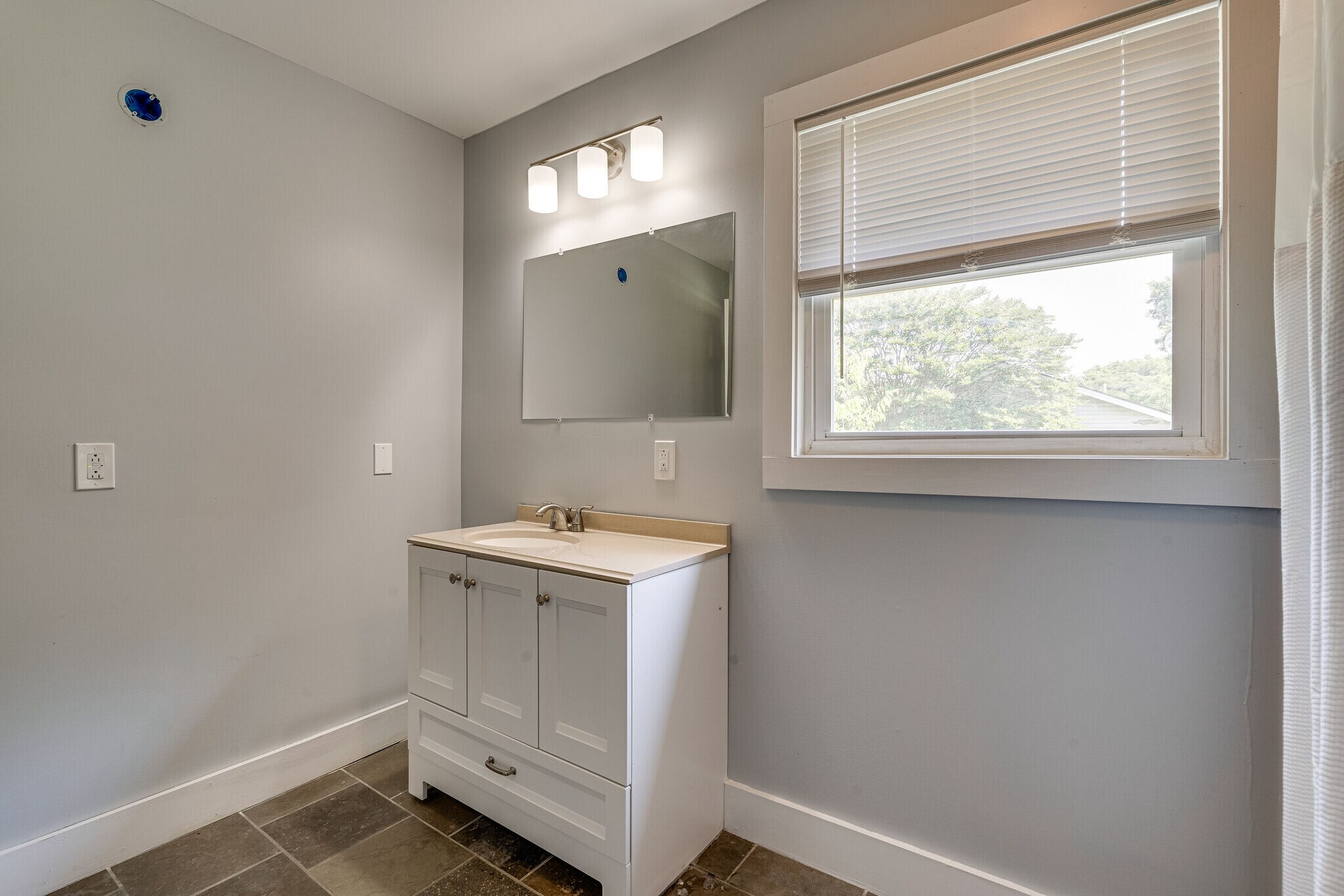 Building Photo - 279 Stones River Rd