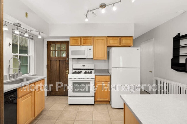 Building Photo - 1164 Randolph Ave