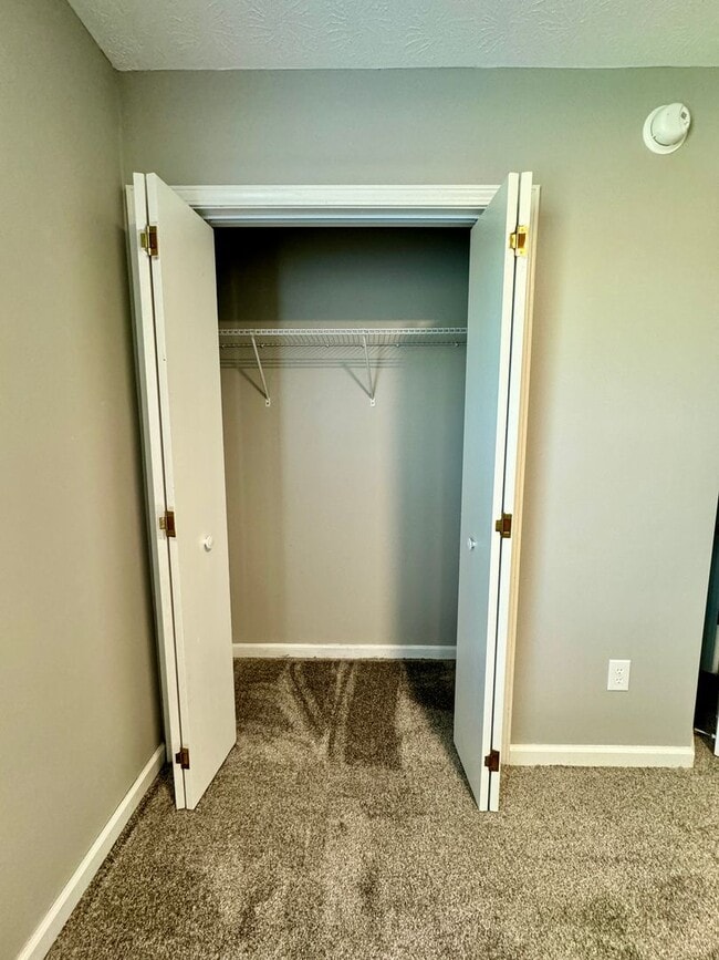Building Photo - Beautiful Remodeled 2 Bedroom in Richmond!