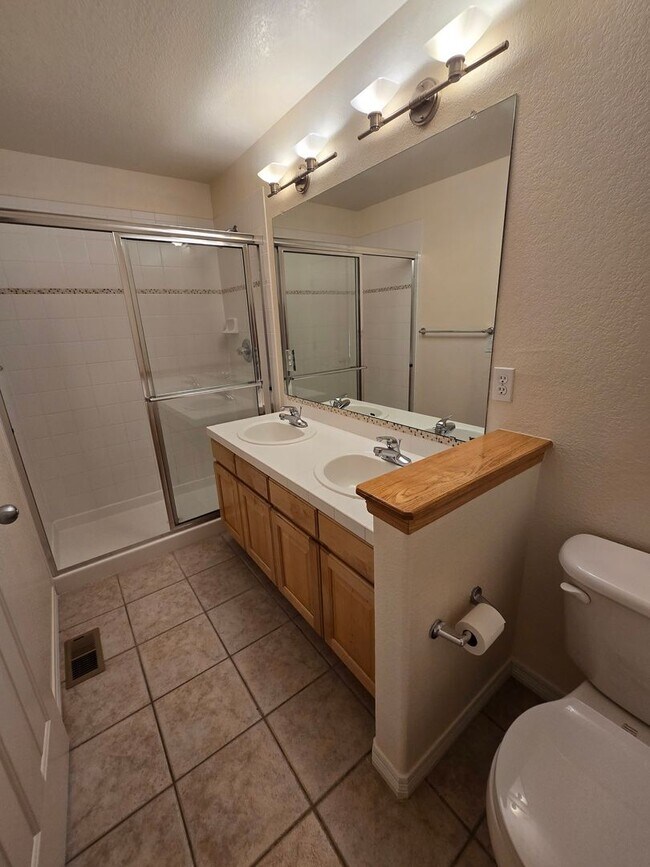 Building Photo - Available Now! Dakota Ridge 2 Bedroom 2.5 ...