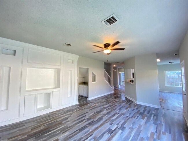 Building Photo - 4315 Palmer Plantation Dr