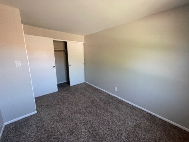 Building Photo - 2109 Wellington Ct