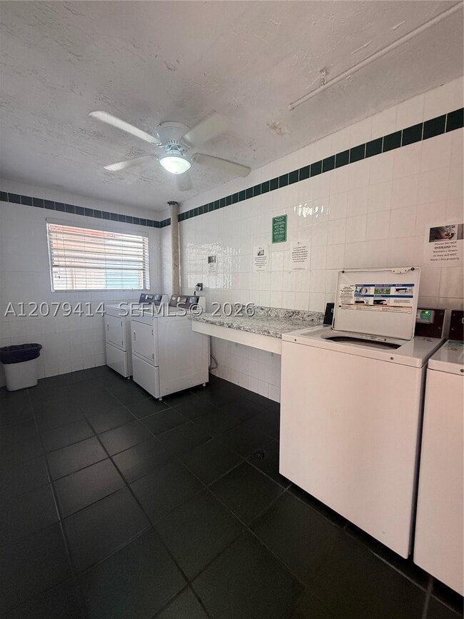 Building Photo - 13100 SW 92nd Ave