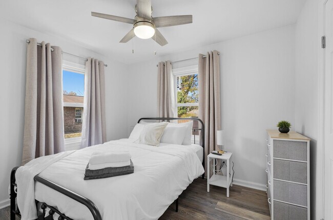 Building Photo - 519 E Water St