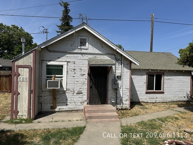 Building Photo - 405 S Laurel St