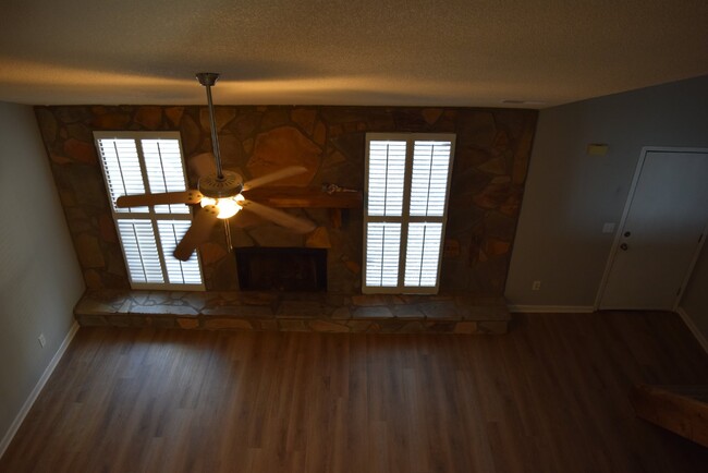 Building Photo - 272 Toweridge Dr SW