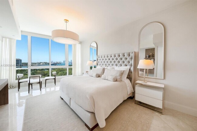 Building Photo - 100 South Pointe Dr