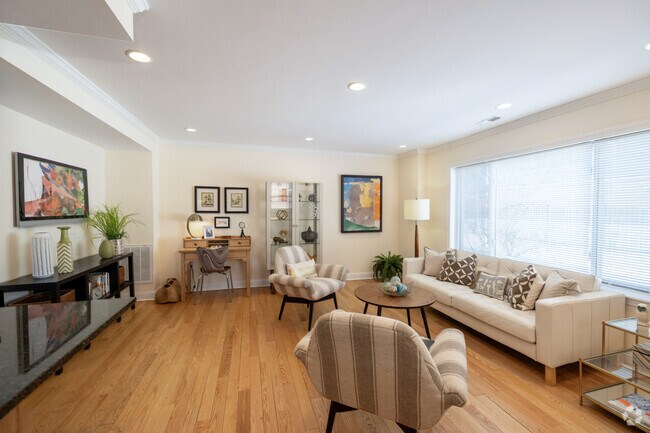 1BR, 1BA - 827SF - Living Room - 20 Thornton Rd