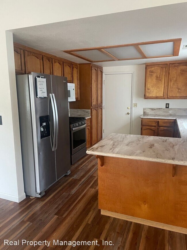 Building Photo - 4 br, 3 bath House - 525 Chancellor Blvd