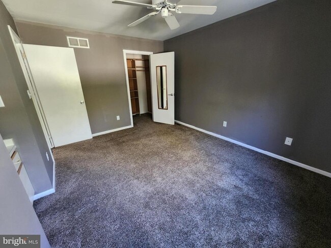 Building Photo - 152 Wedgefield Dr