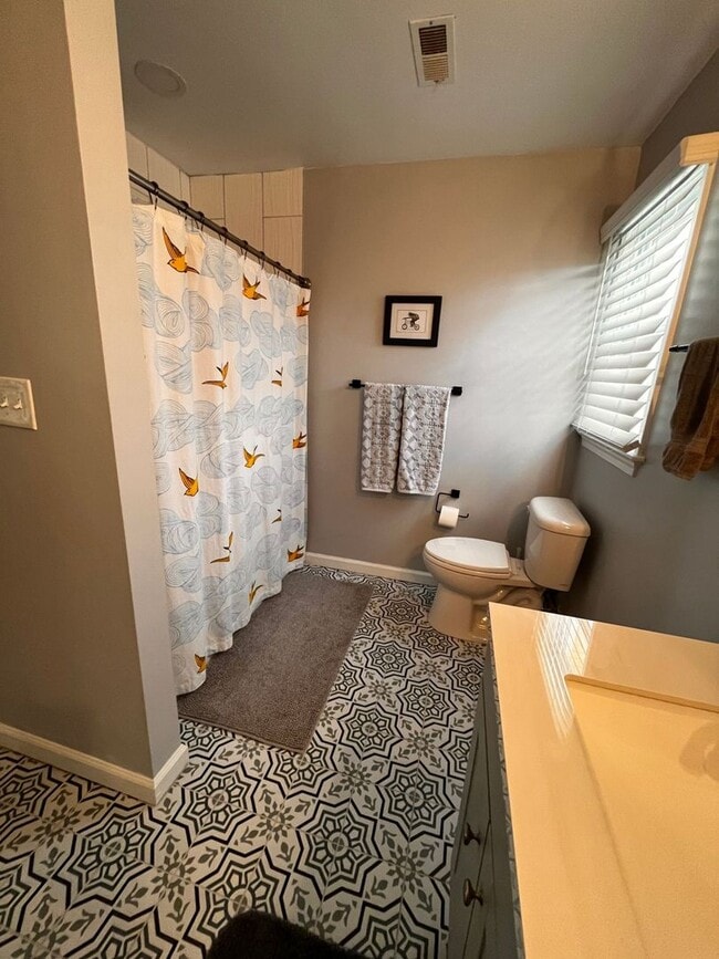 Building Photo - Beautifully 4-Bedroom Home in Desirable Vi...
