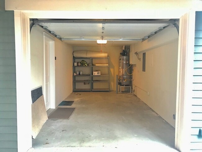 Building Photo - Great town house for rent