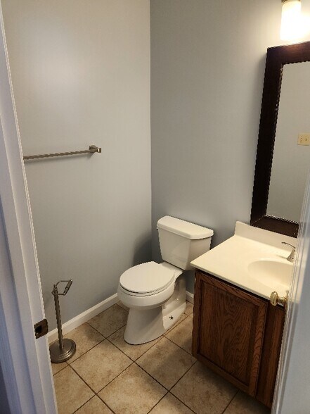 Building Photo - 3802 Scarlet Oak Dr