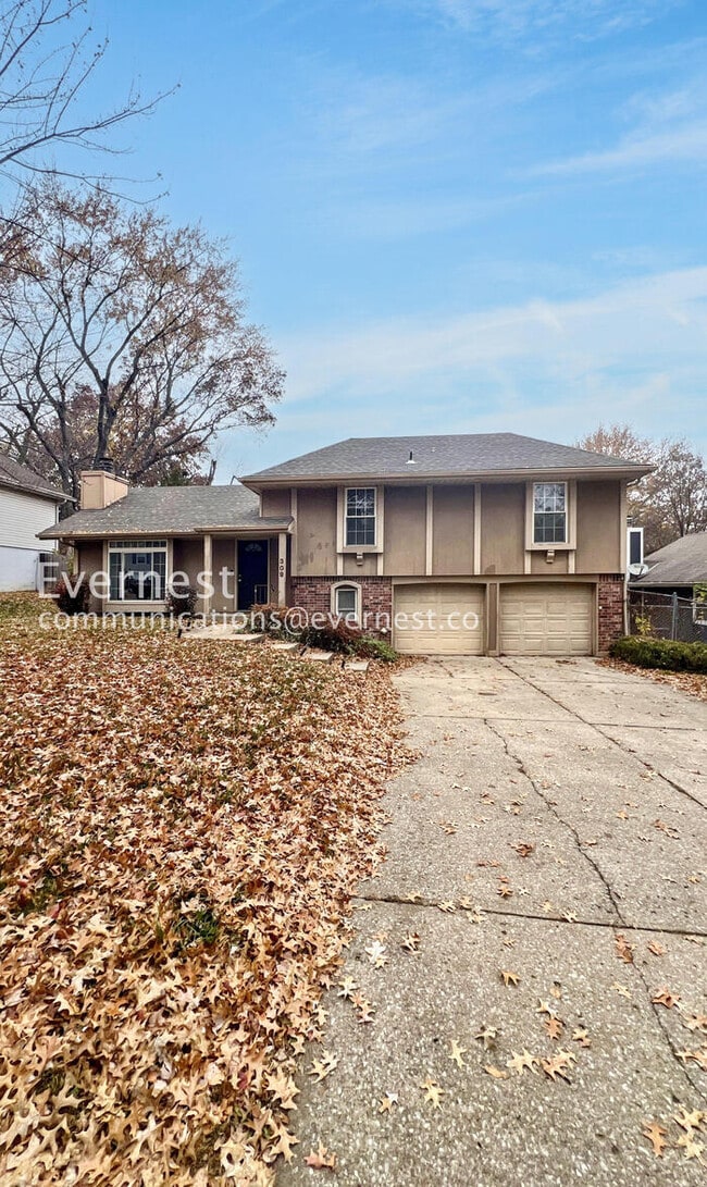 Building Photo - 309 SW Richwood Ln