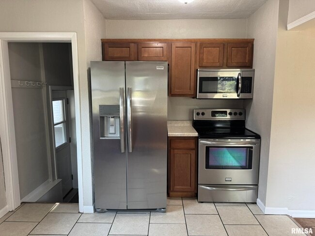 Building Photo - 2826 W 47th St