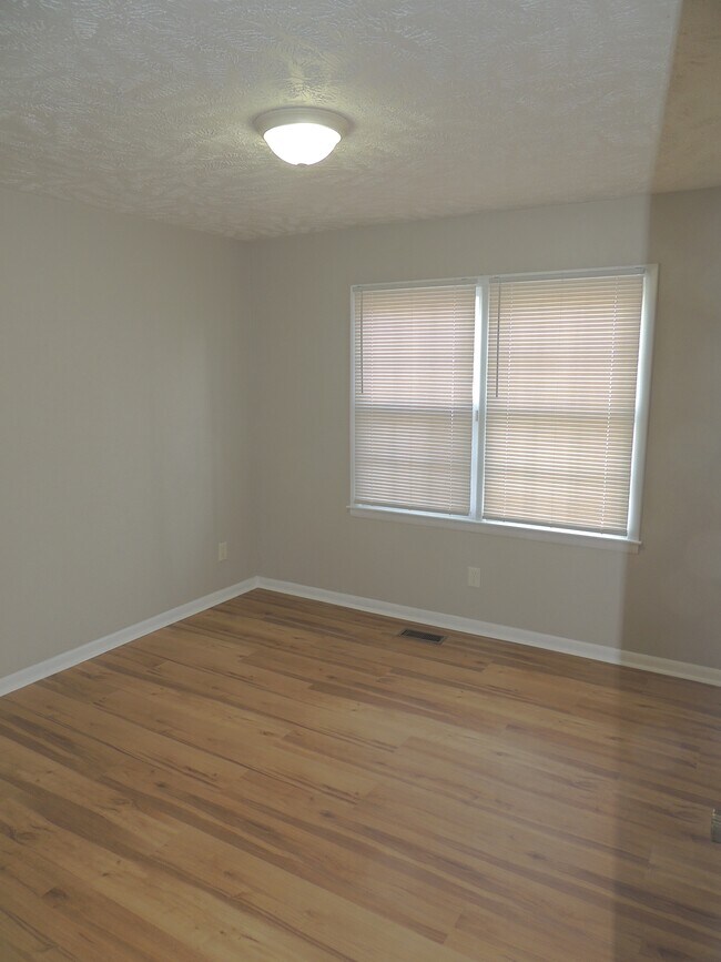 Building Photo - 7115 Enfield Dr