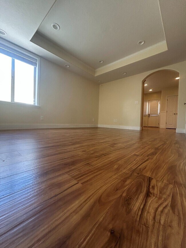 Building Photo - 328 W 600 N