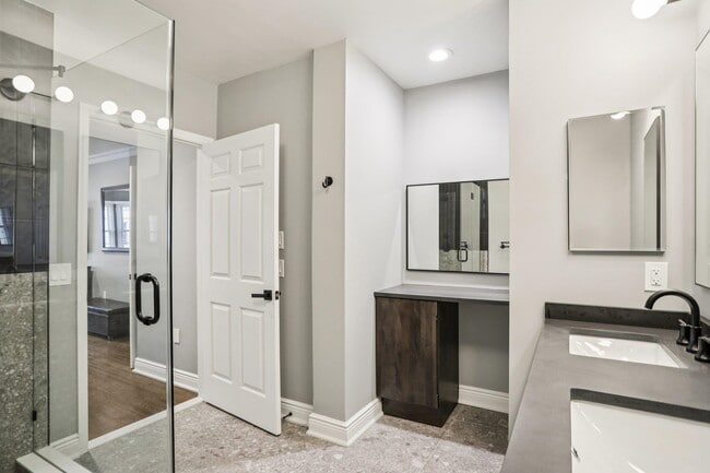 Building Photo - 343 The Promenade