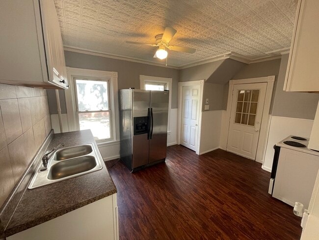 Building Photo - 78 Birch St