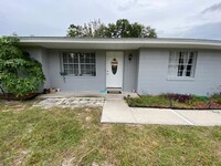 Building Photo - 354 Shores Blvd