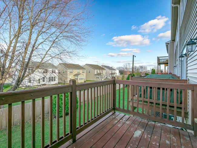 Building Photo - 2331 Overlook Ct