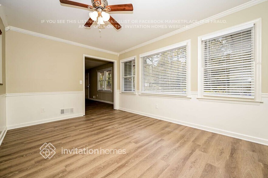 Building Photo - 4721 W Lake Dr SE