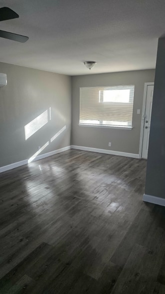 Building Photo - 1418 Colima St