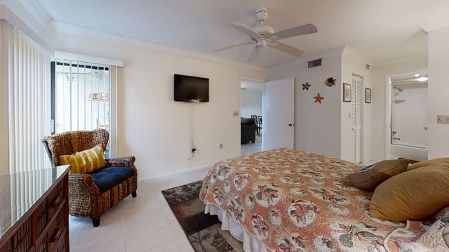 Building Photo - 7203 Curtiss Ave