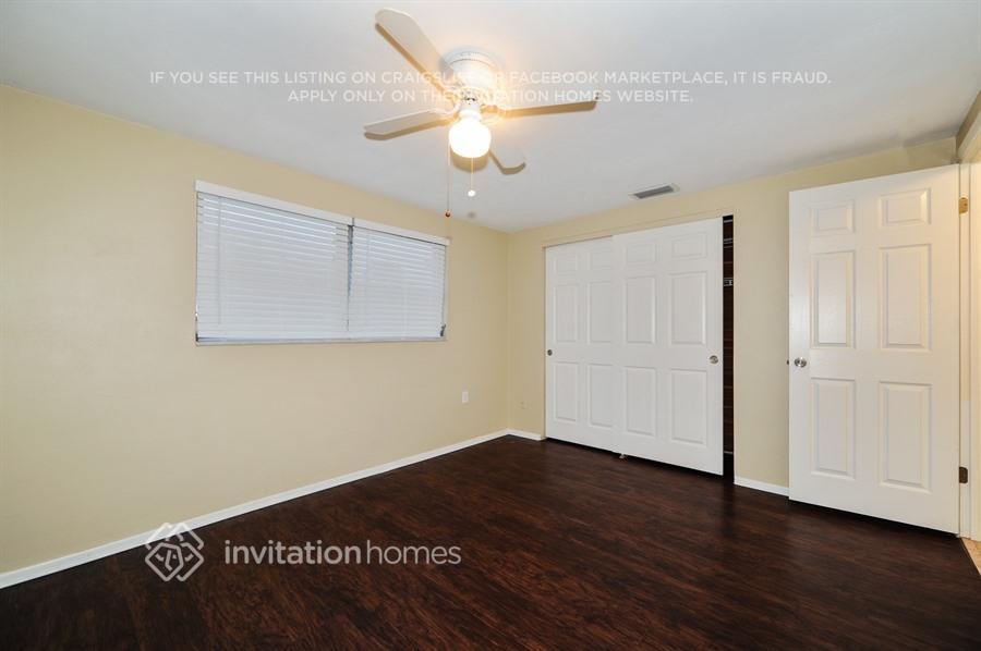 Building Photo - 3041 Holiday Lake Dr