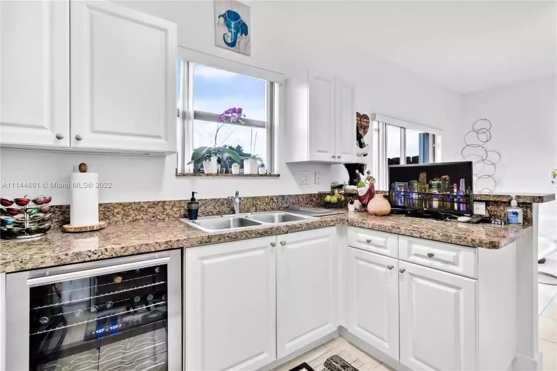 Building Photo - 3709 NE 4th St