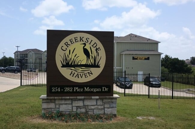 Building Photo - Creekside Haven