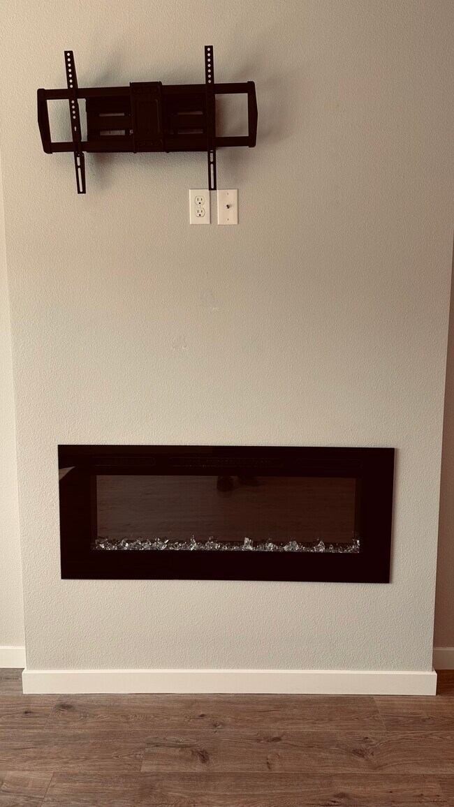 Building Photo - 19724 SW Brandy Ln