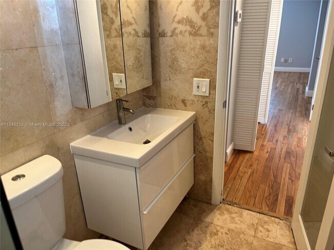 Building Photo - 1610 Lenox Ave