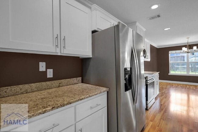 Building Photo - 721 Highgrove Ct