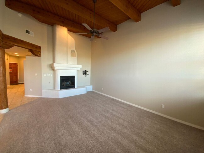 Building Photo - 3 Bedroom Townhome Available Near Wyoming Blvd NE & Paseo Del Norte Blvd NE!