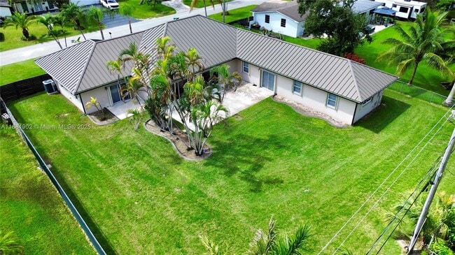Building Photo - 17501 SW 92nd Ct