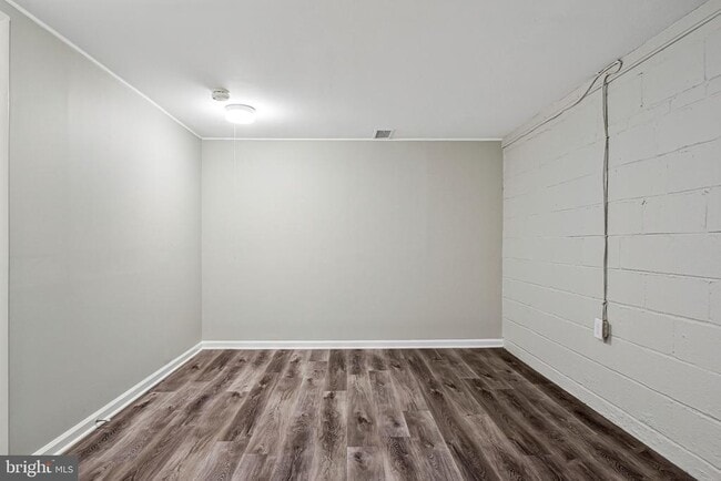 Building Photo - 617 N Wakefield St