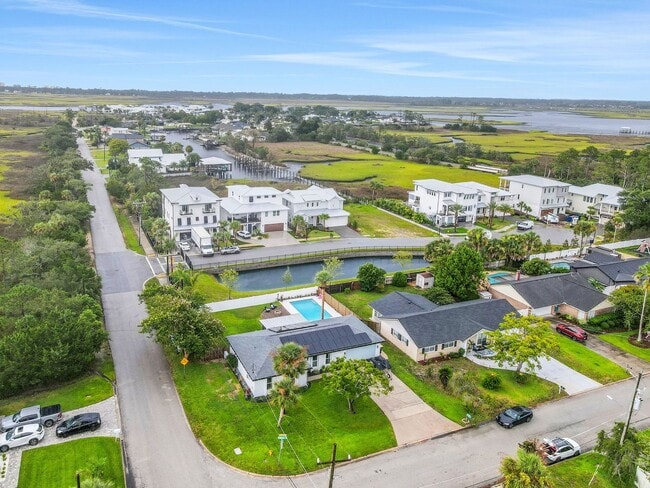 Building Photo - Rental available in Isle of Palms