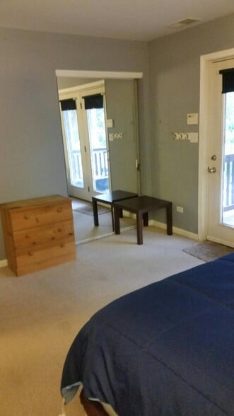 Rear Bedroom Entrance - 1453 N Larrabee St