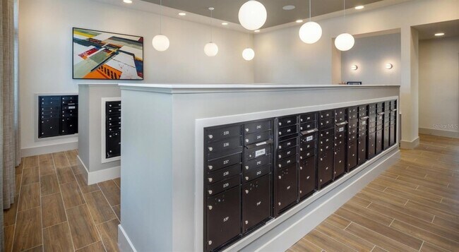 Building Photo - 10881 Caladesi Ave