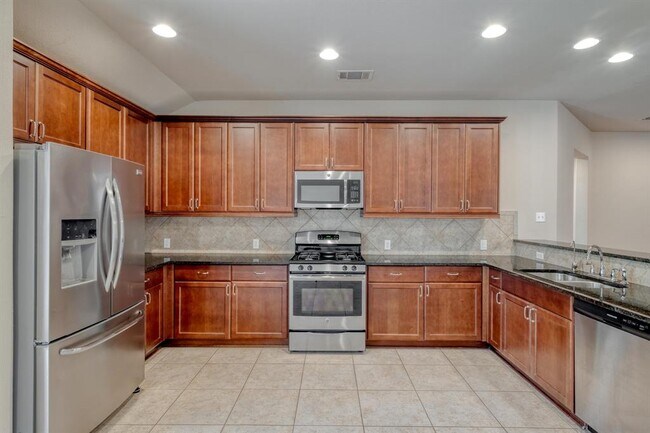 Building Photo - 7400 Longford Trail